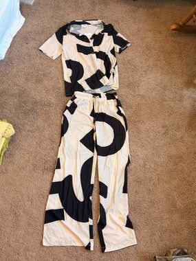 Women’s Black & Cream Wide-Leg Pants and Top Set